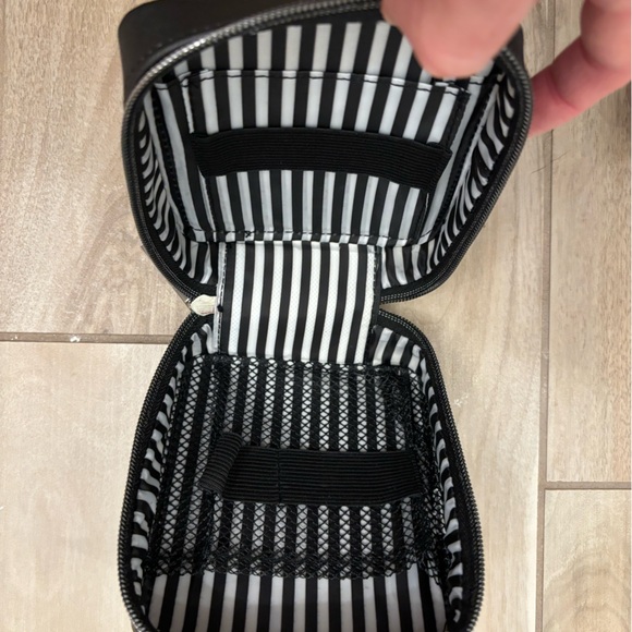 🎄sale🎄 NWT Marc Tetro tech case organizer - Picture 2 of 4